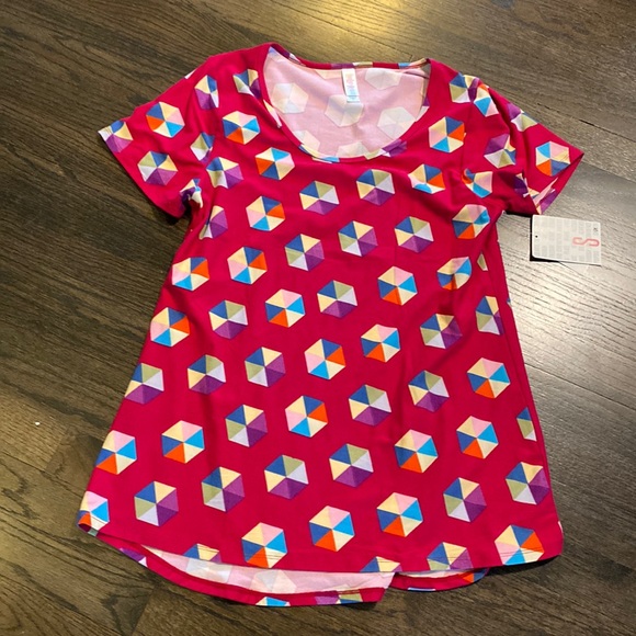 LuLaRoe Tops - Lularoe Classic T Shirt Pink Geometric Small S New NWT